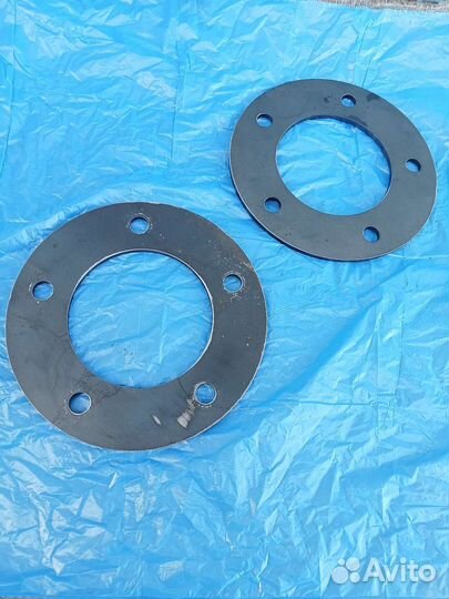 Комплект проставок колëс нива
