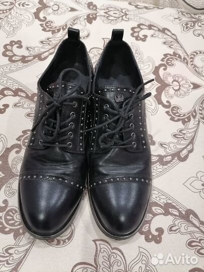 Продаю туфли женские