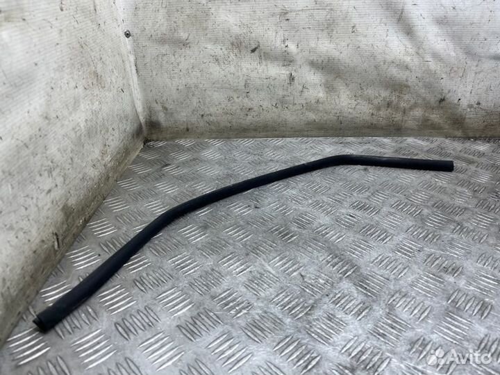 Уплотнитель капота Nissan Teana J31 VQ23DE 2005