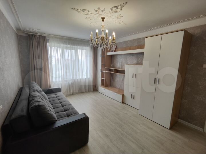 4-к. квартира, 92 м², 2/10 эт.