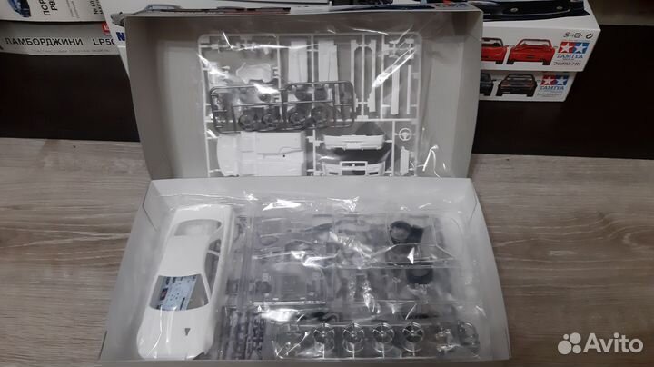 Nissan Skyline GTR R34 V-spec 2 Tamiya 1:24