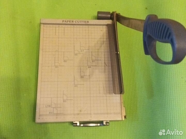 Резак для фото и бумаги сабельный