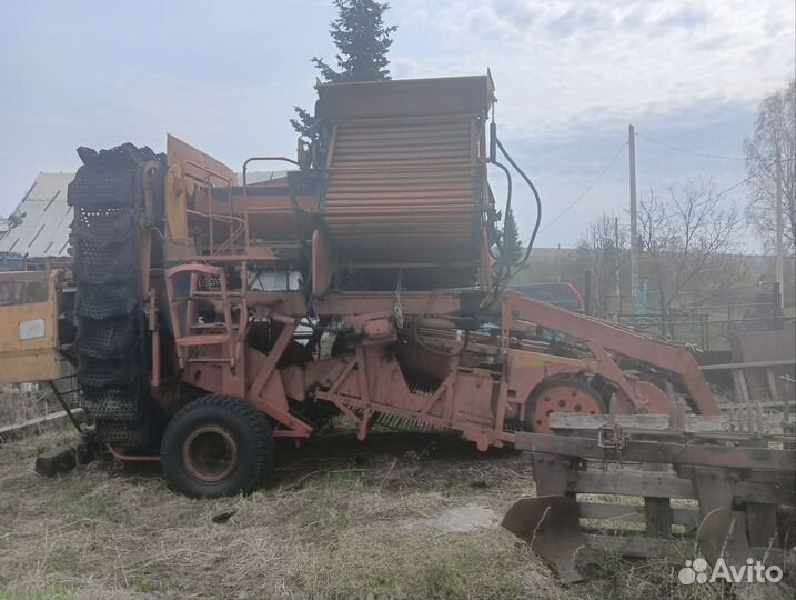 Картофельный комбайн