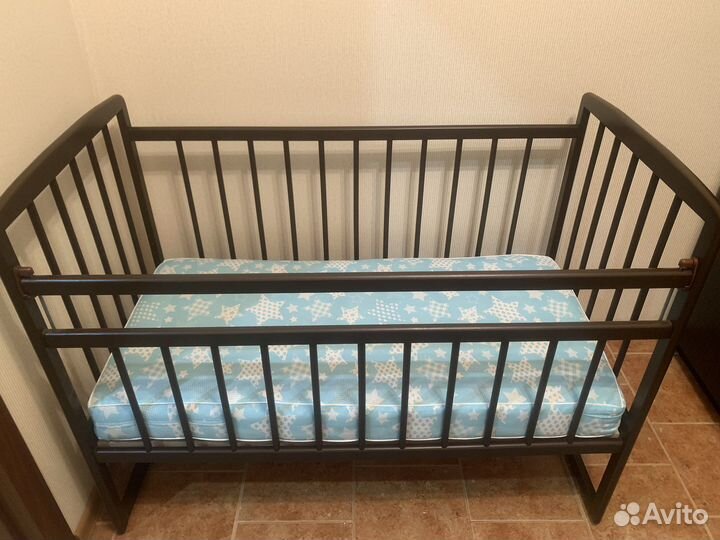 Детская кроватка