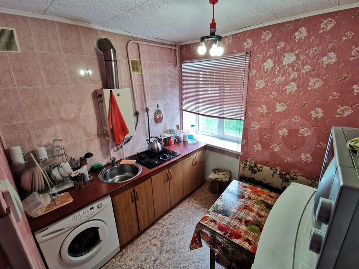 2-к. квартира, 41 м², 1/3 эт.