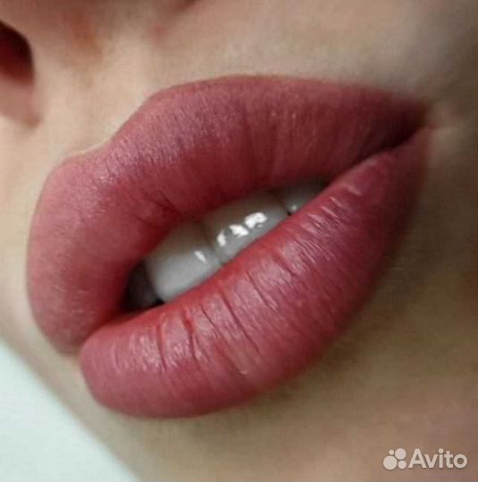 Модель на перманентный макияж бровей,губ,век