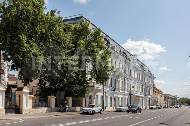 Продам торговое помещение, 369.87 м²