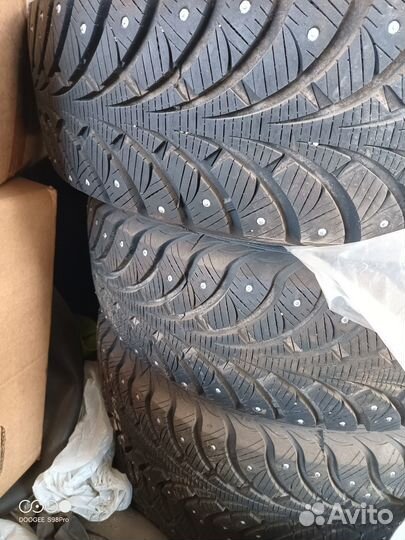 Sava Eskimo Stud 185/65 R14