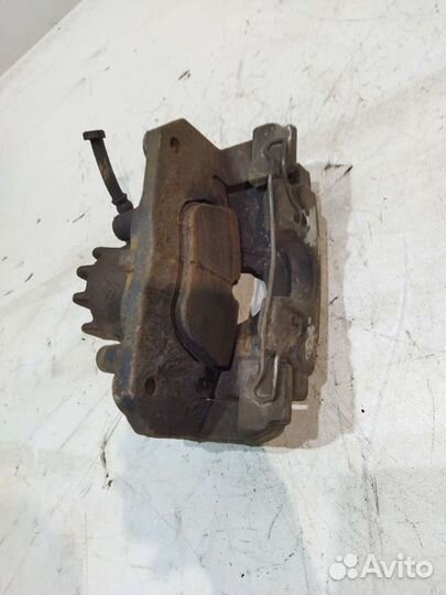 Суппорт Передний правый ситроен с5 х7 2010