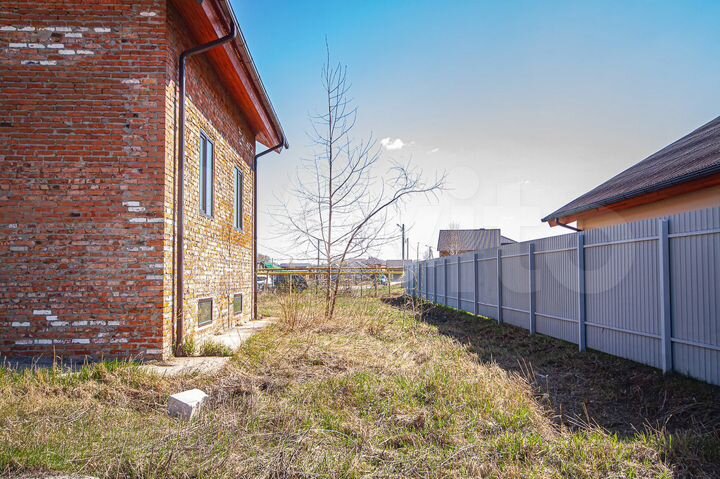 Коттедж 283,7 м² на участке 10 сот.