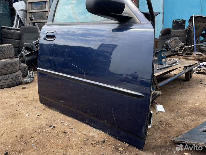 Дверь передняя правая Dodge Charger