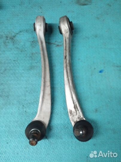Рычаг передний верхний Audi A6 C5