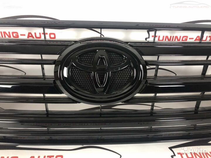 Решетка радиатора Toyota LC 200 с 2016г Executive