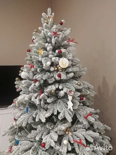 Новогодние ёлочные игрушки