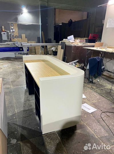 Ресепшн стойка