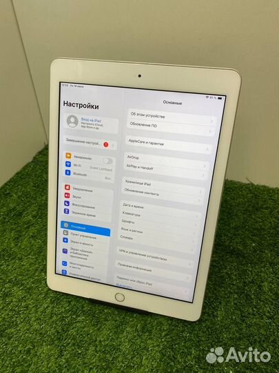 Планшет Apple iPad (2018)