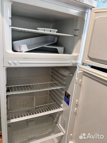 Продаю холодильник Индезит бу