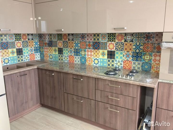 Стеклянный фартук для кухни