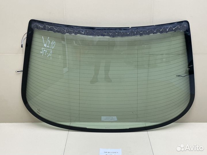 Стекло заднее Mercedes W210