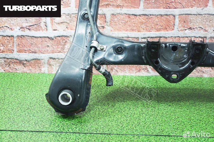 Балка под двс передняя Toyota Harrier MCU15 1mzfe