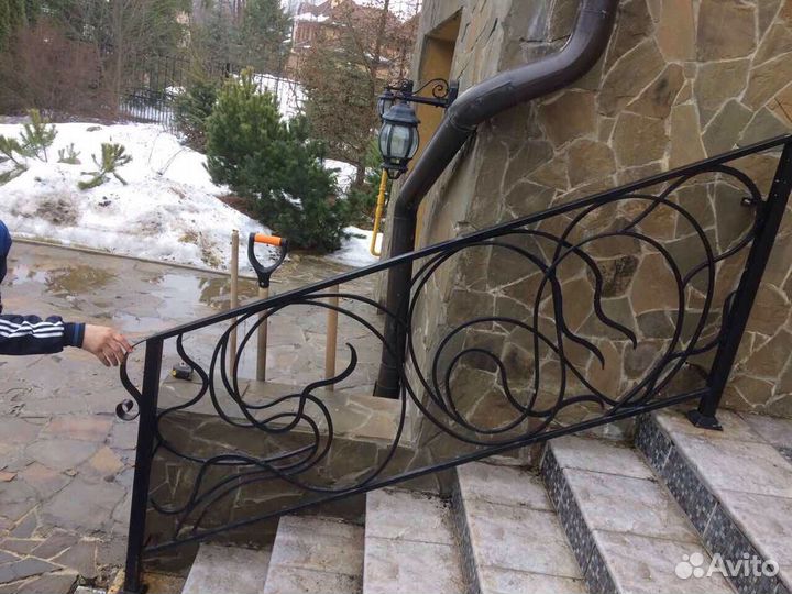 Кованые перила с доставкой