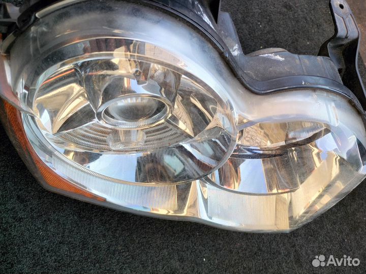 Фара правая Jeep Grand Cherokee WK1