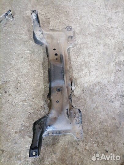 Подрамник передний Fiat Albea седан 1.4 350A1000