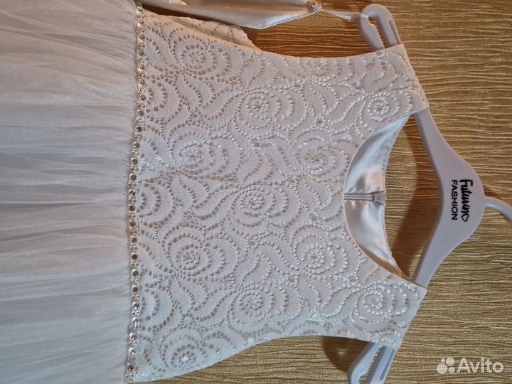 Платье праздничное