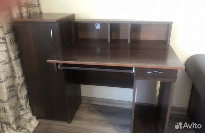 Письменный стол, компьютерный стол