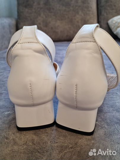 Туфли кожаные белые 36 размер
