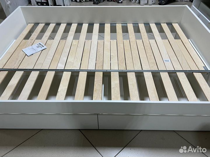 Продам кровать новая