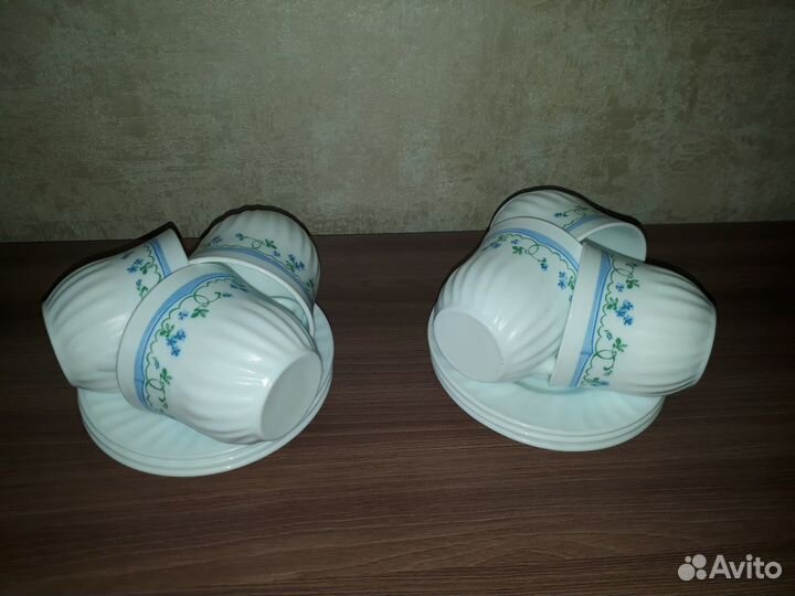 Чайный сервиз, белый с рисунком