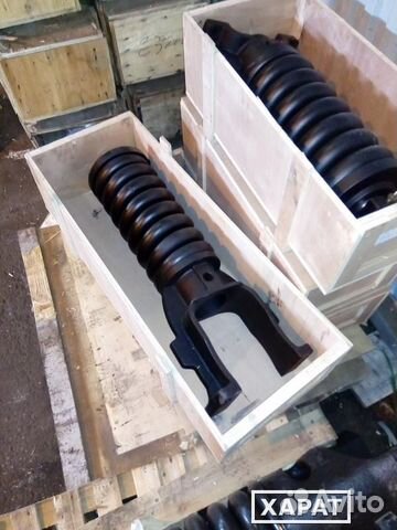 Натяжитель гусеница JCB 220 / Длинная вилка