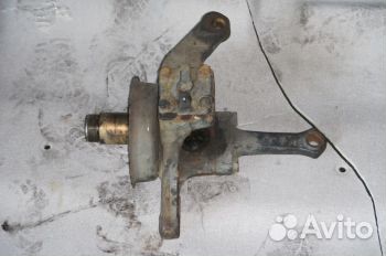 Кулак передний левый