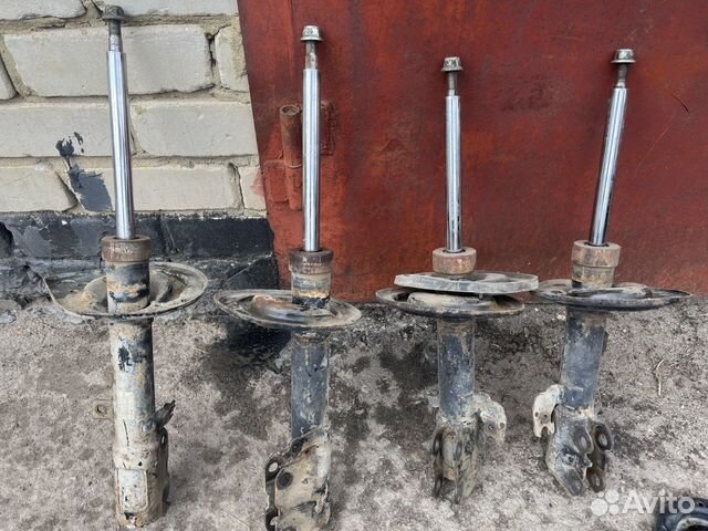 Стойки камри 40