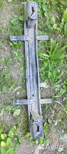 Автомобильный усилитель бампер