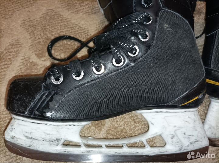 Коньки хоккейные Bauer Supreme 140