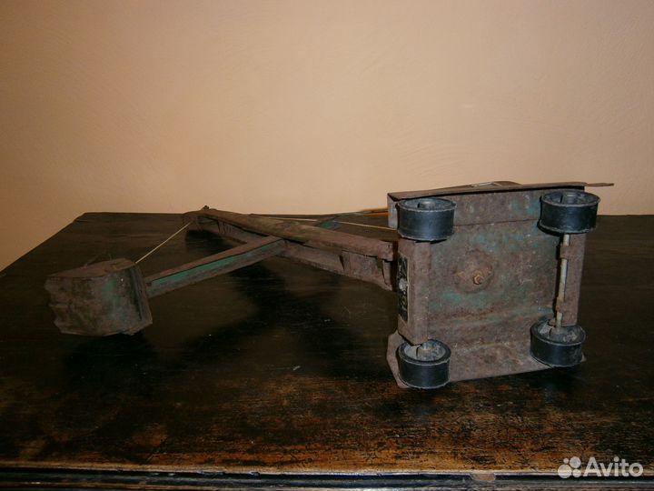 Старинная игрушка СССР железный экскаватор азлк