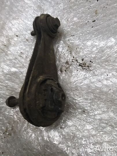 Ваз 2110 1.6 16 кл 124 подушка двигателя кронштейн