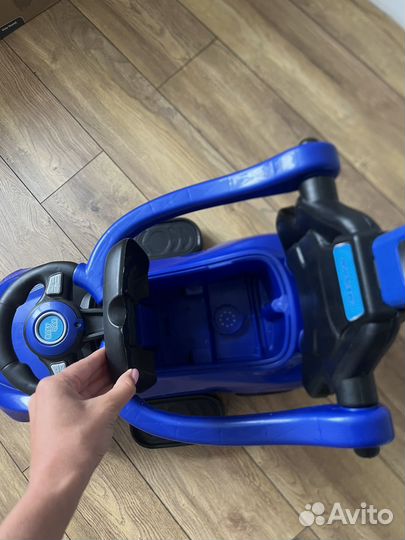 Машинка каталка толокар с ручкой