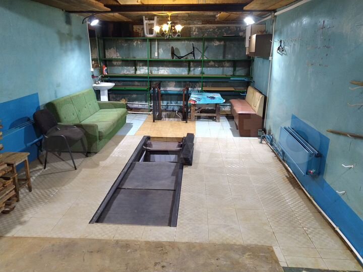 Гараж, > 30 м²