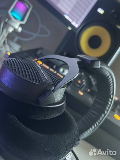 Beyerdynamic DT 990 PRO Limited Edition