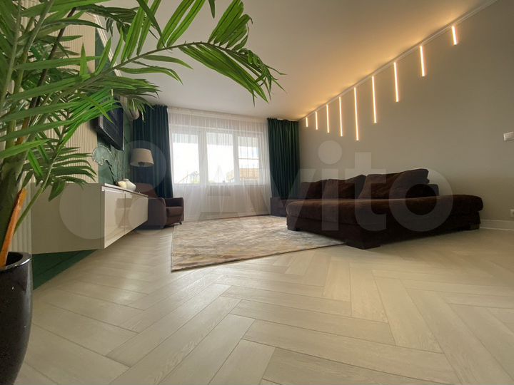 2-к. квартира, 63 м², 1/3 эт.