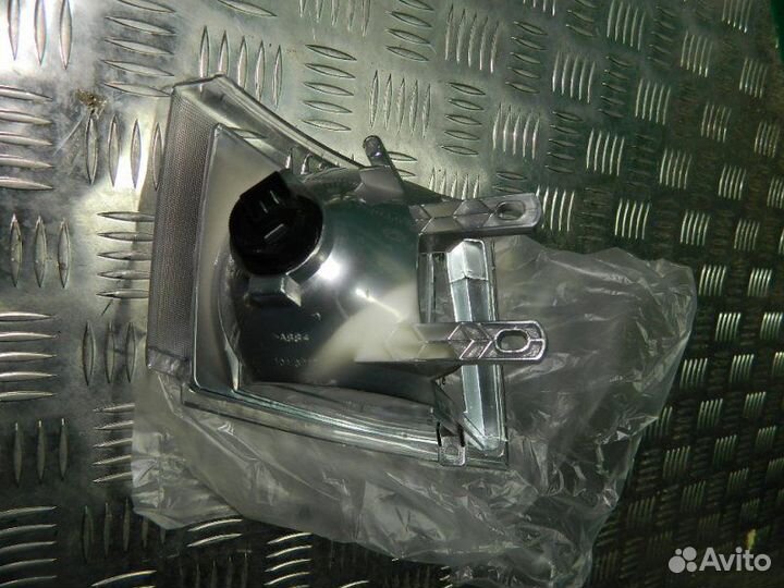 Поворотник левый Ваз 2110