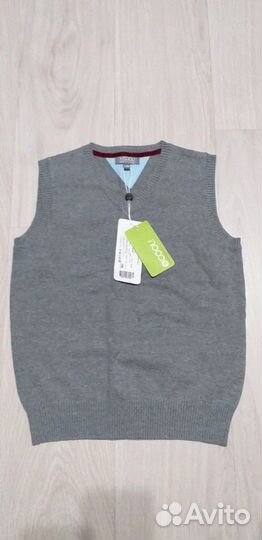 Новая школьная жилетка 146р