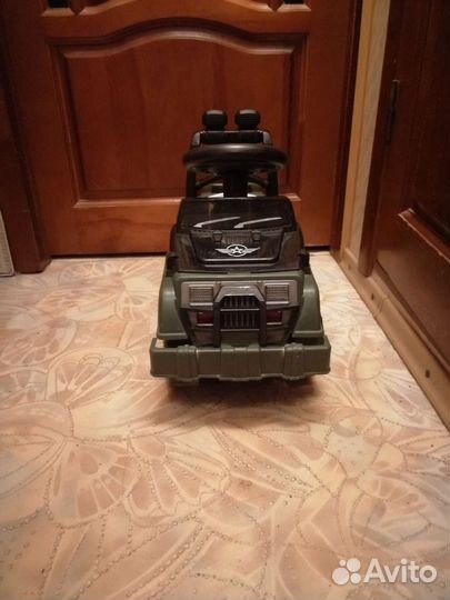 Машинка толокар