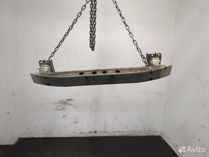 Усилитель бампера Toyota Avensis 2, 2005