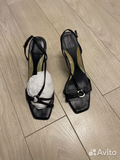 Босоножки 39р испания