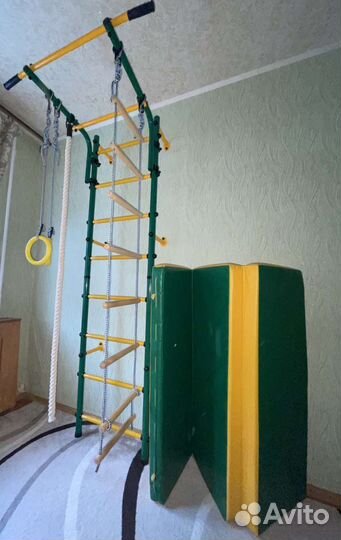 Шведская стенка с турником