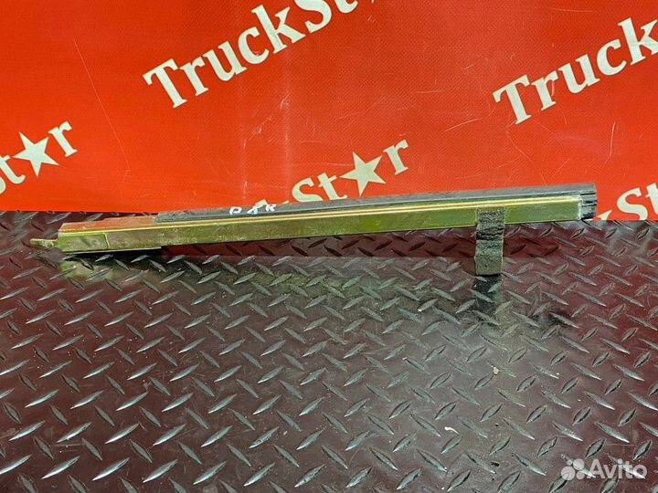 Направляющая стекла двери правой Daf XF105